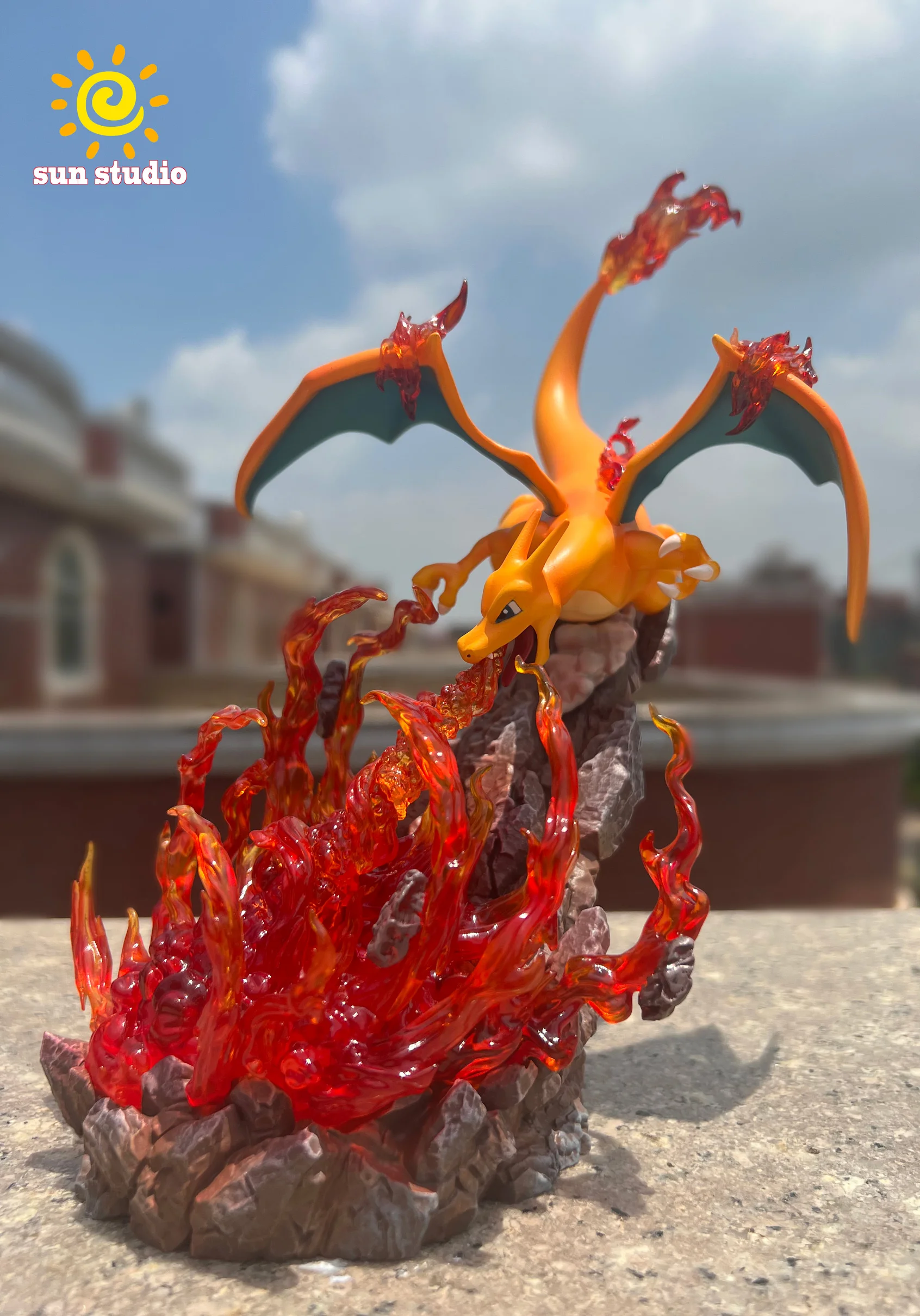 【Pre-sale】1/20 Scale World Zukan Charizard with LED-Pokemon-Sun Studio