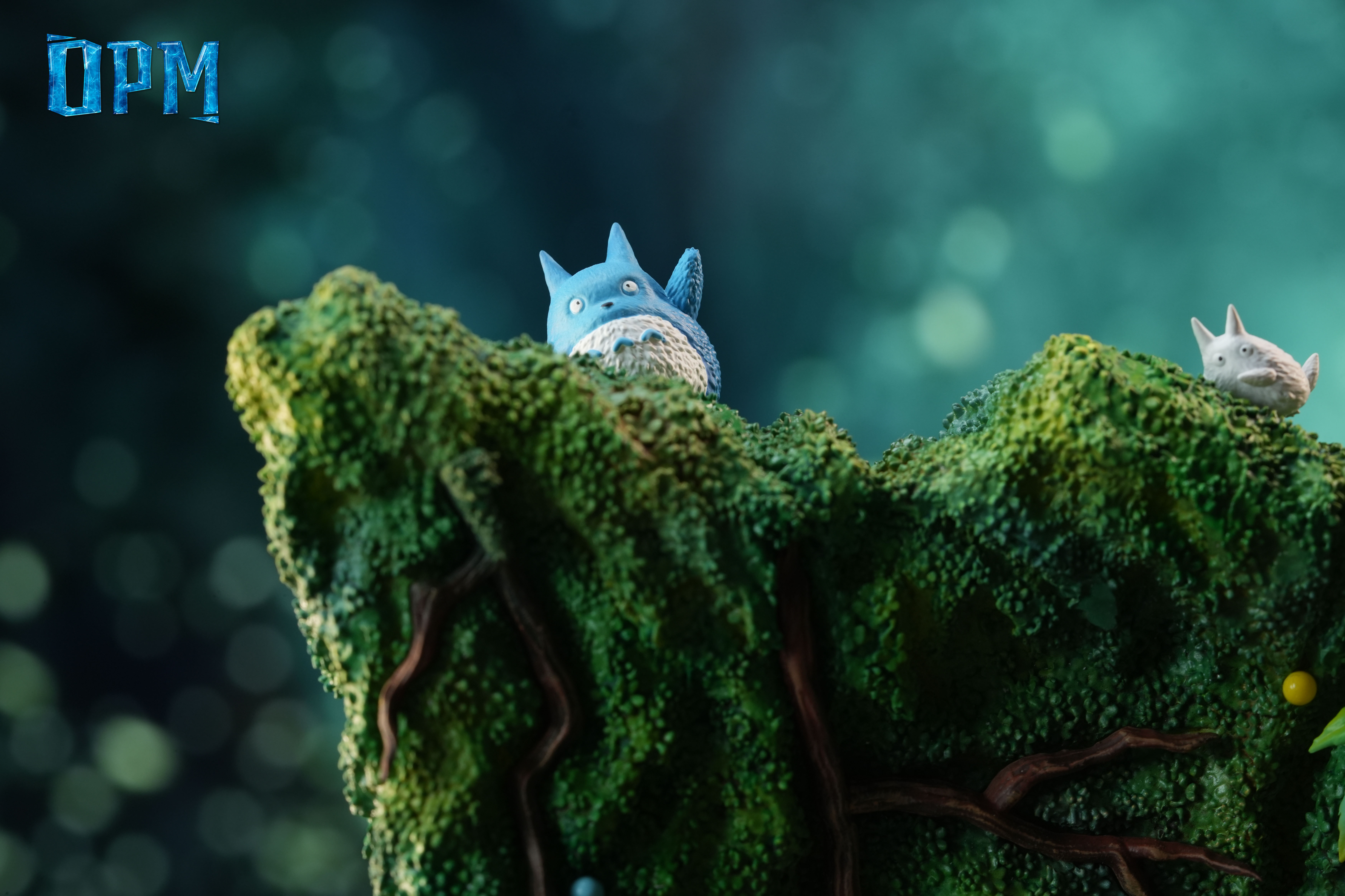 【Pre-sale Closed】013 Totoro in the tree hole with LED-OPM Studio