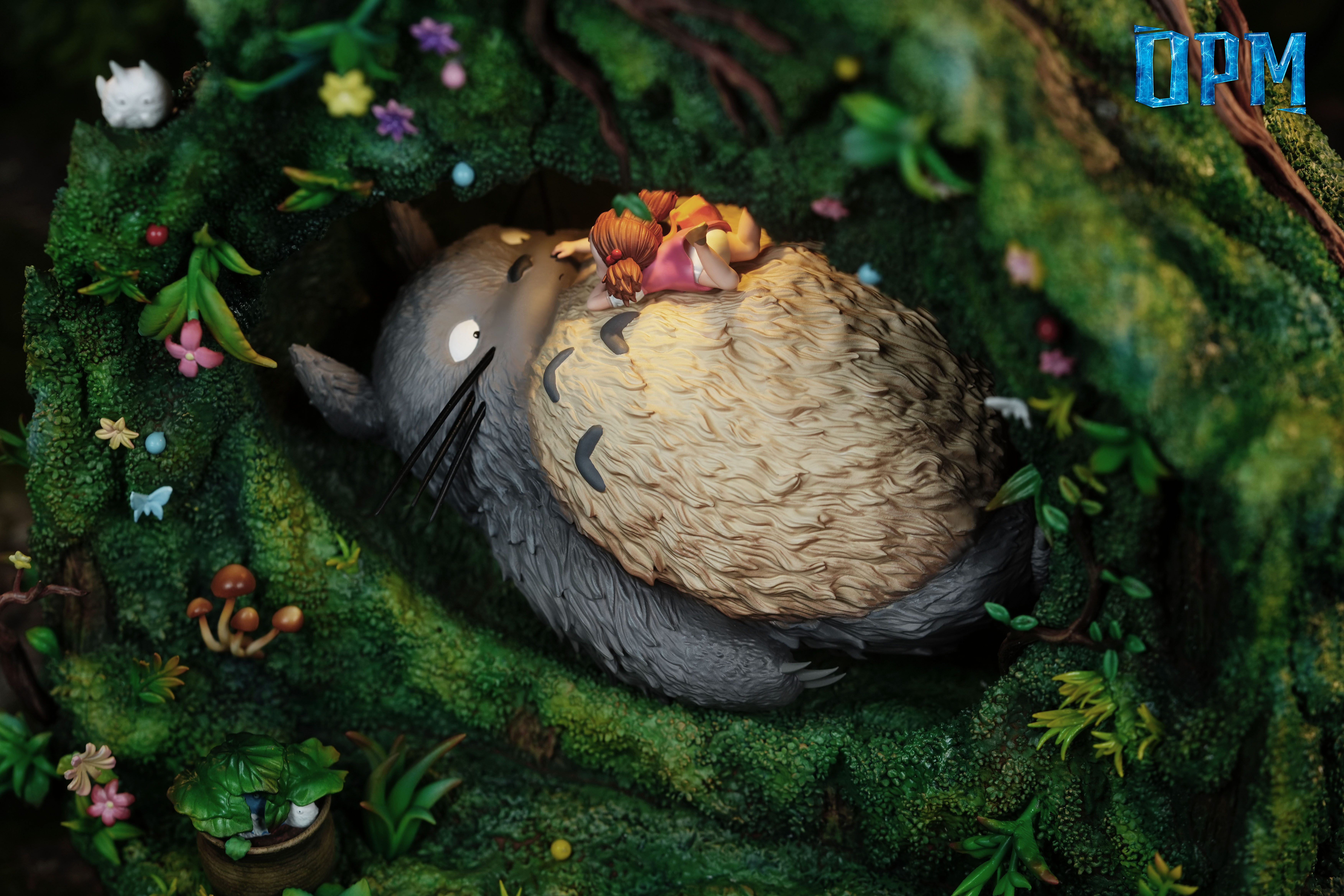 【Pre-sale Closed】013 Totoro in the tree hole with LED-OPM Studio