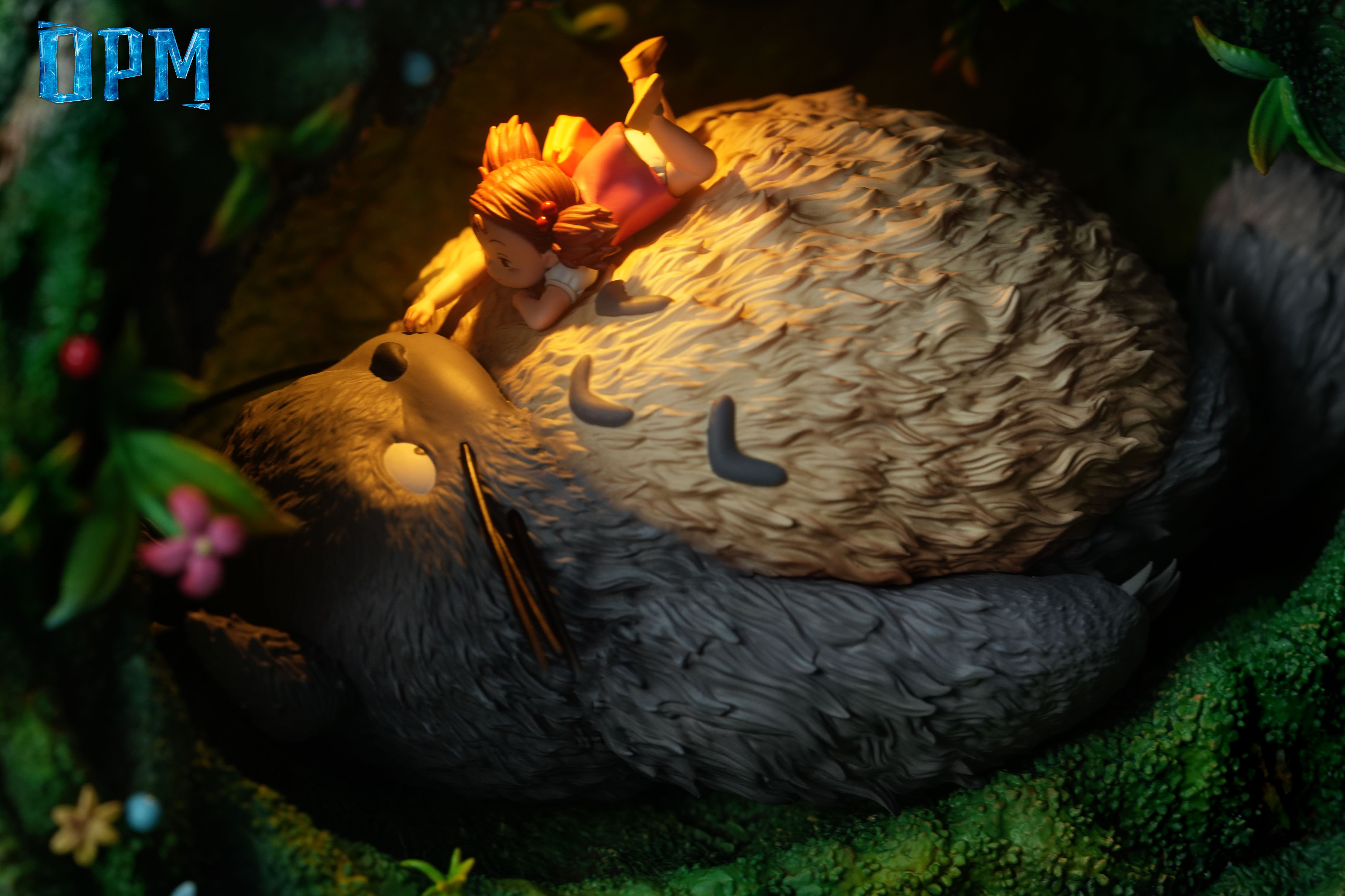 【Pre-sale Closed】013 Totoro in the tree hole with LED-OPM Studio