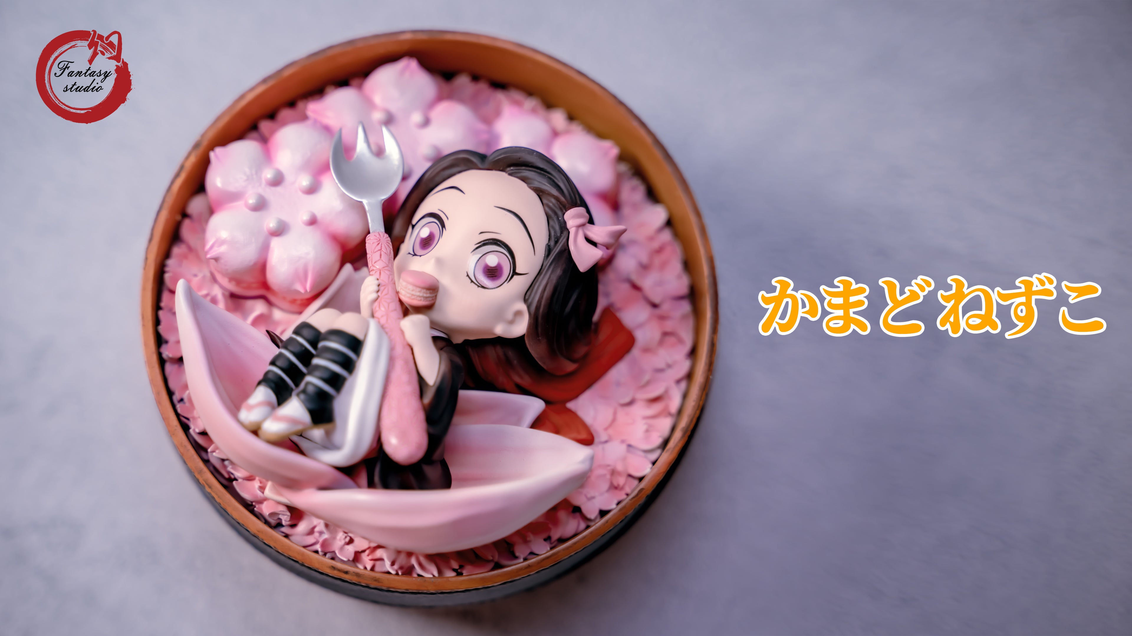 【In stock】Nezuko Kamado Eatinh Macaron on the Sakura-Fantasy Studio