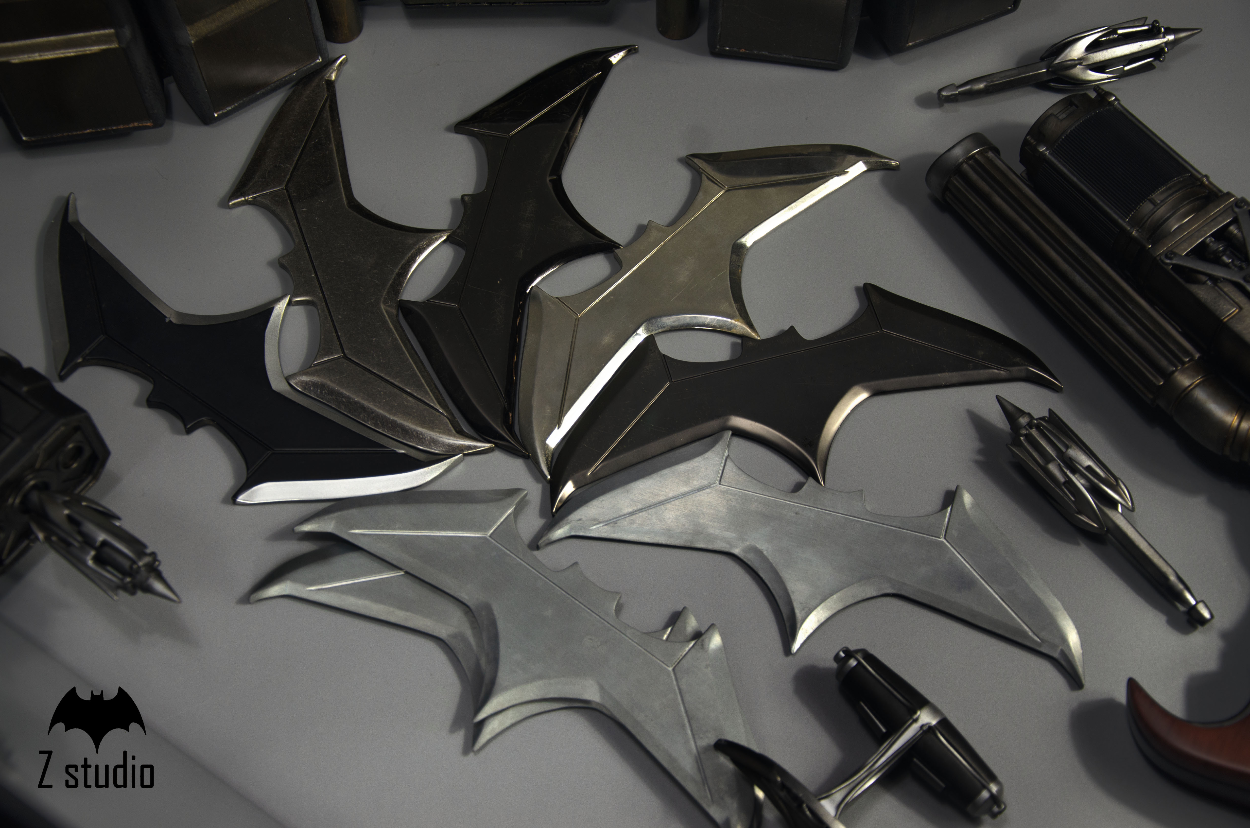 【Sold out】1/1 Scale First Series (Ben Affleck Edition) Cinematic Grade Batman Weapon Replica Collection–Other series-Z Studio